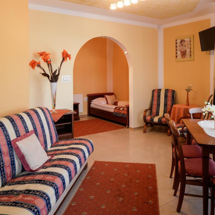 Motel Lesta Lachowka Duza Ngoại thất bức ảnh